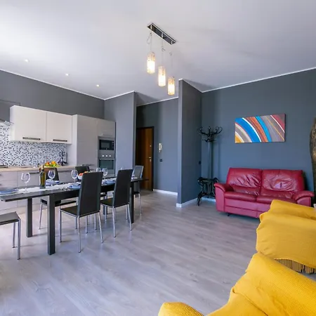 Tosca شقة ميناجيو